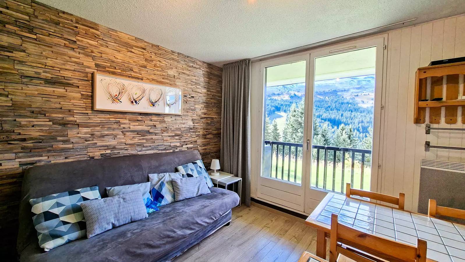Studio entier, Studio entièrement rénové avec cabine · Centre station · Balcon in Flaine, Arâches-la-Frasse
