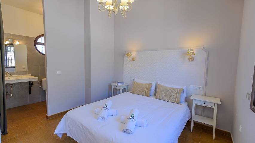 Chalet para 20 personas, con balcón/terraza además de jacuzzi y piscina en Sierra de Cádiz - 4