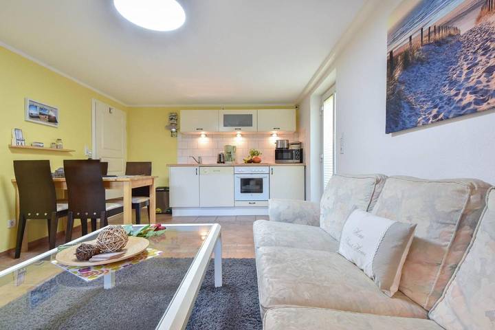 Ferienwohnung für 2 Personen, mit Garten und Terrasse in Ahlbeck - 2