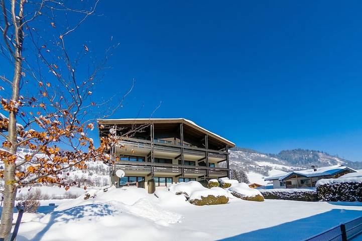 Ferienwohnung für 4 Personen, mit Balkon und Pool in Niedernsill