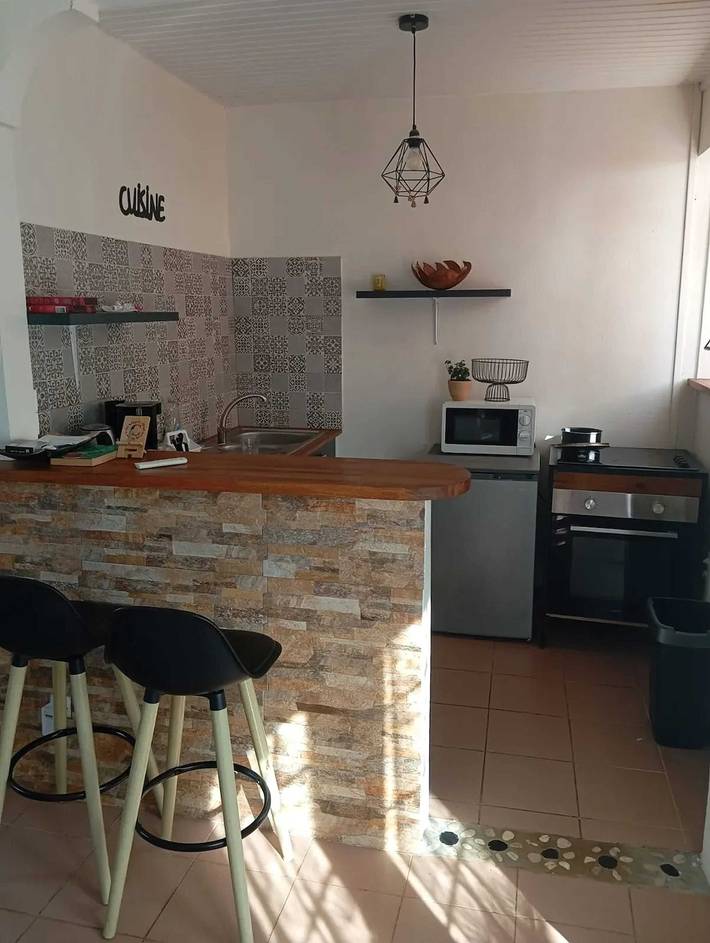 Gîte pour 4 personnes, avec piscine et terrasse à Rivière-Pilote - 4