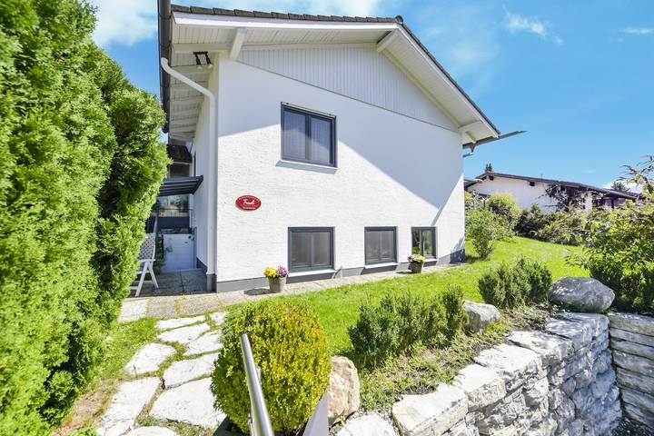 Ferienwohnung für 4 Personen, mit Garten im Chiemgau