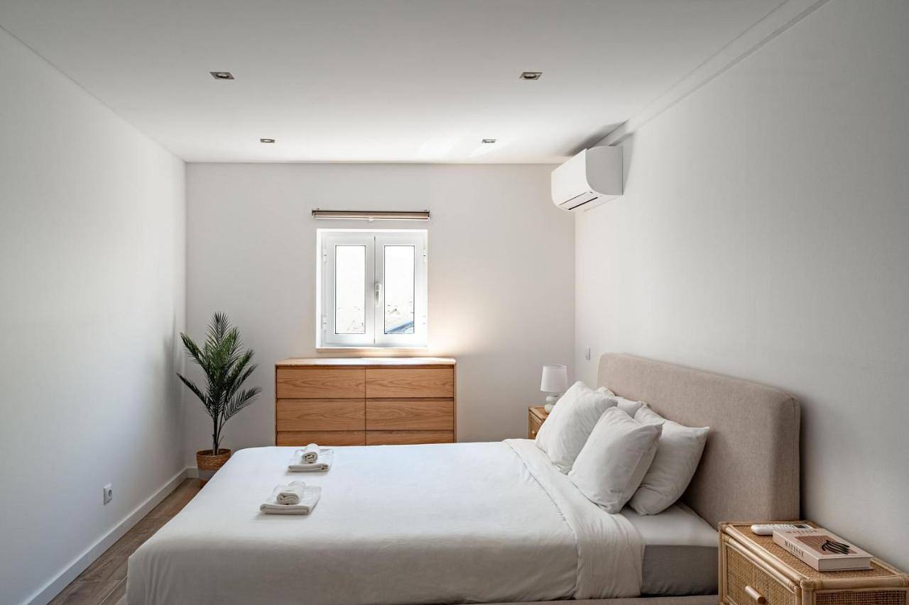 Sesimbra Townhouse - 3 bedroom house in Sesimbra center in Praia da Califórnia, Sesimbra
