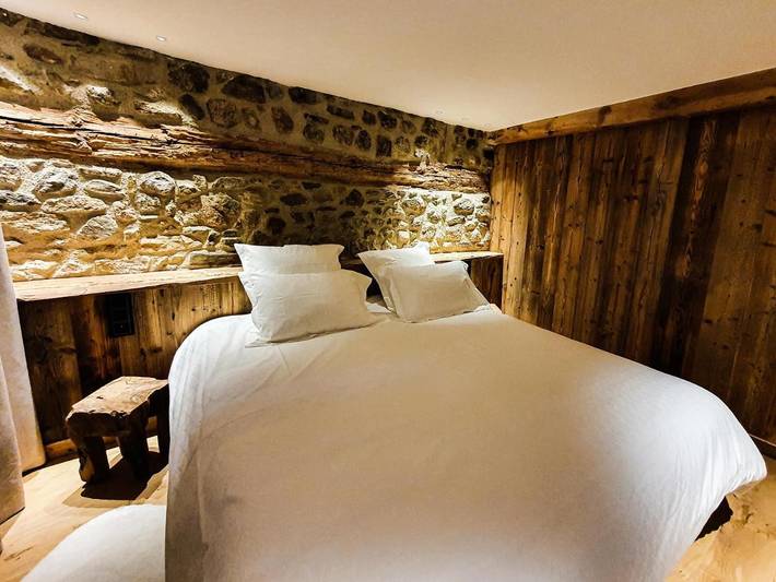 Gîte pour 11 personnes, avec terrasse et jacuzzi, adapté aux familles dans Office De Tourisme Des Angles - 3