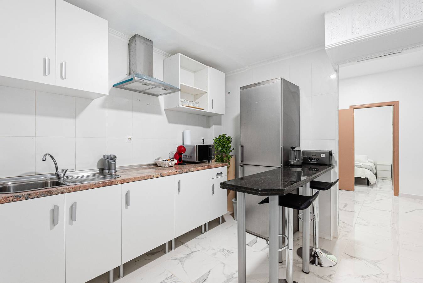 Entire apartment, Apartment 'Riad' with Wi-Fi and Air Conditioning in Málaga Central District, Malaga