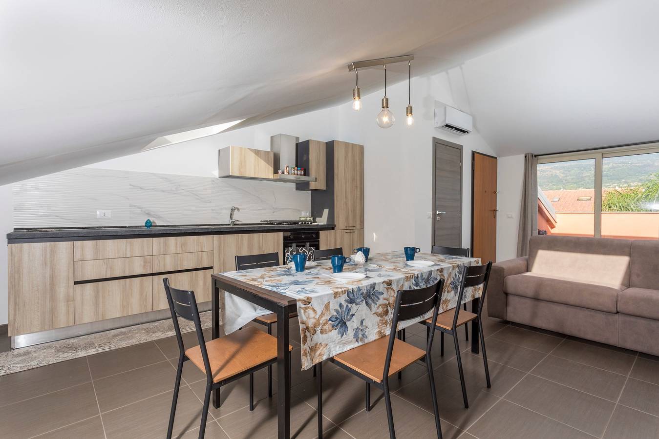 Hel leilighet, Apartment 'Sophia' with Mountain View, Shared Terrace and Air Conditioning in Fiumefreddo di Sicilia, Provinsen Catania
