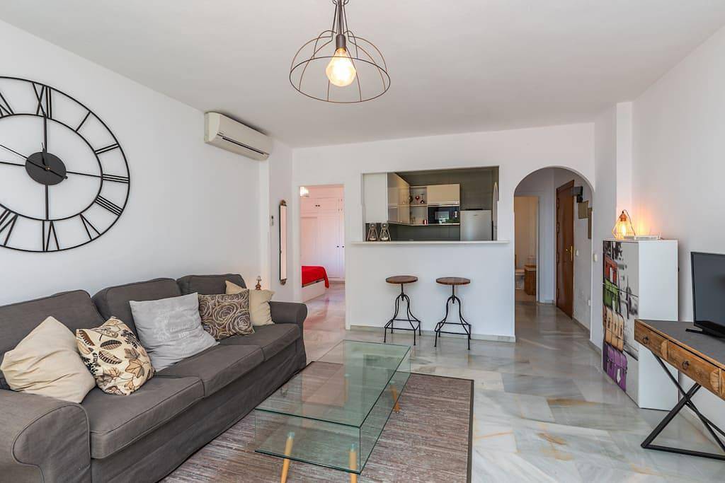 Ganze Wohnung, Ferienwohnung für 4 Personen mit Terrasse in Urbanizacion Calahonda, Mijas