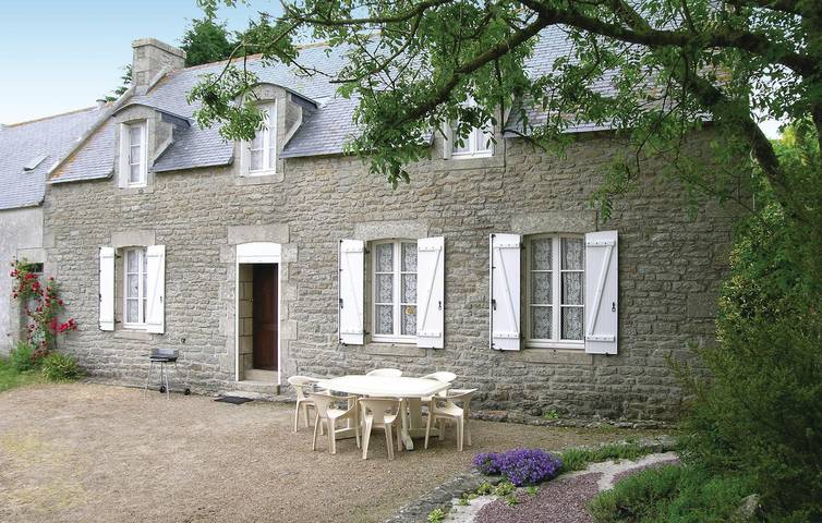 Location de vacances pour 8 personnes, avec Jardin à Plomeur