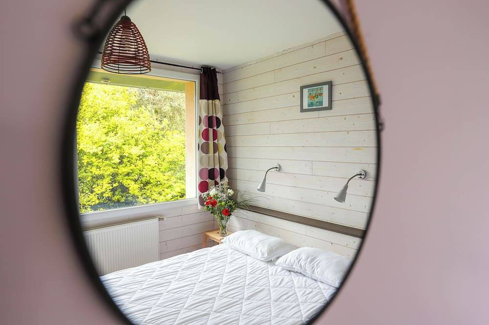 Maison familiale 6/8 personnes à 100m de la mer/Gr34 avec piscine in Guissény, Région de Brest