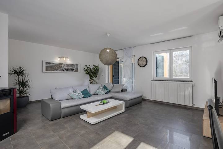Villa pour 8 personnes, avec piscine et terrasse, animaux acceptés à Labin - 4