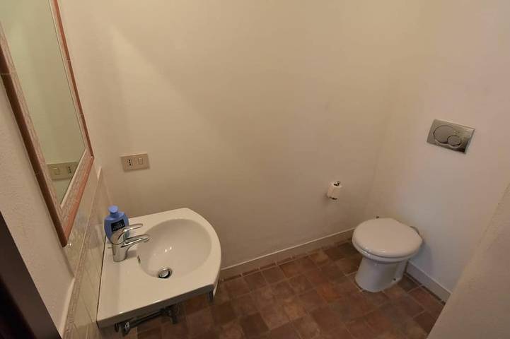Schitterend vrijstaand vakantiehuis voor 8 personen met WIFI, zwembad, TV, terras en panorama in Castana, Oltrepò Pavese
