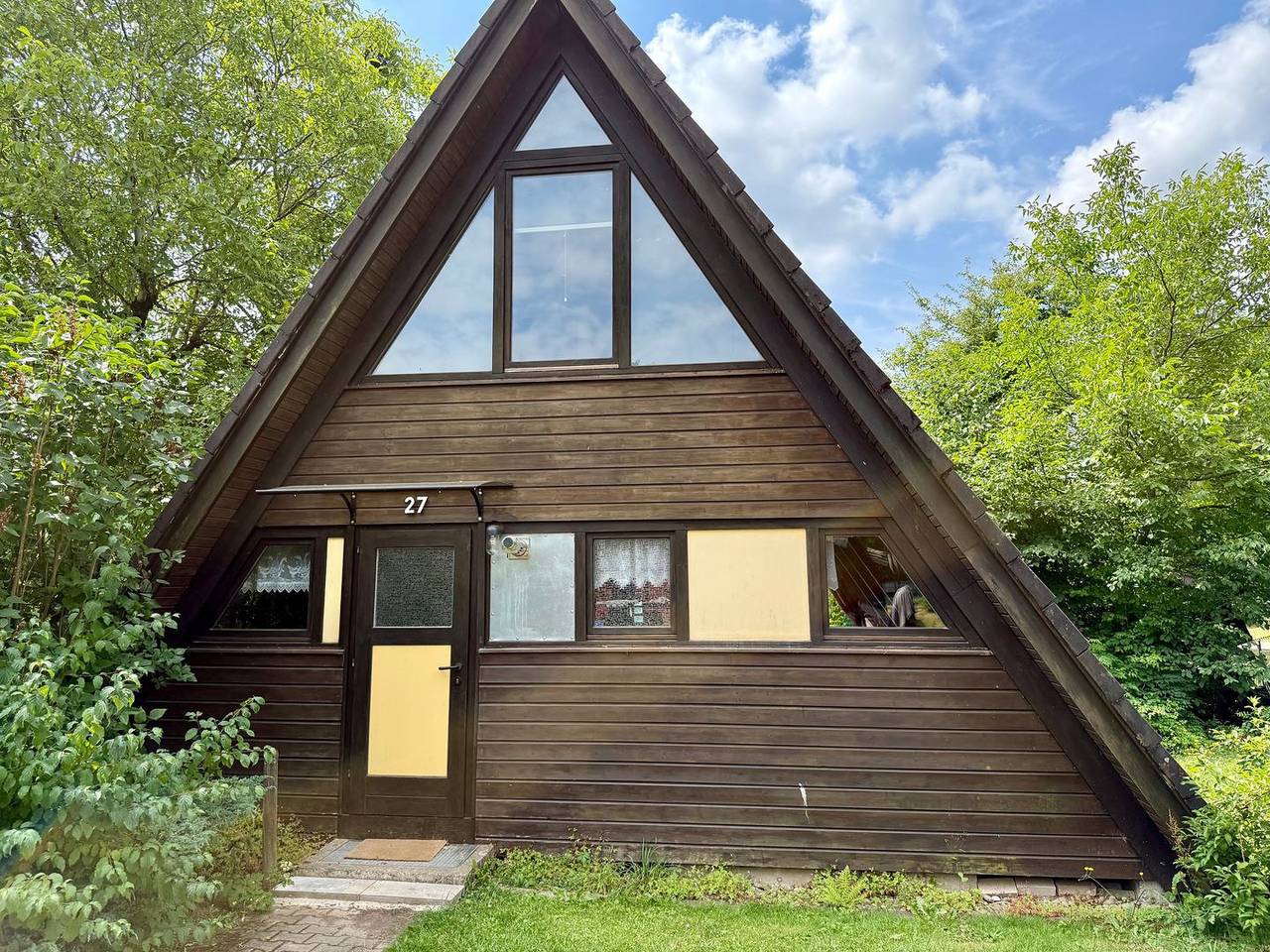 Voll ausgestattetes Ferienhaus "Winnetou" Nr.27 im Grünen mit Terrasse in Waldbrunn, Neckar-Odenwald-Kreis