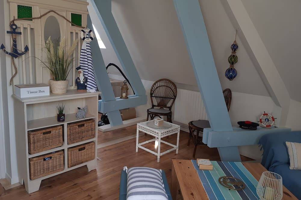 Entire apartment, \"Le Petit Marin\", 2 rooms, 4 pers, free secure parking with badge, 8 mn from the beach in Le Portel, Boulogne-sur-Mer region