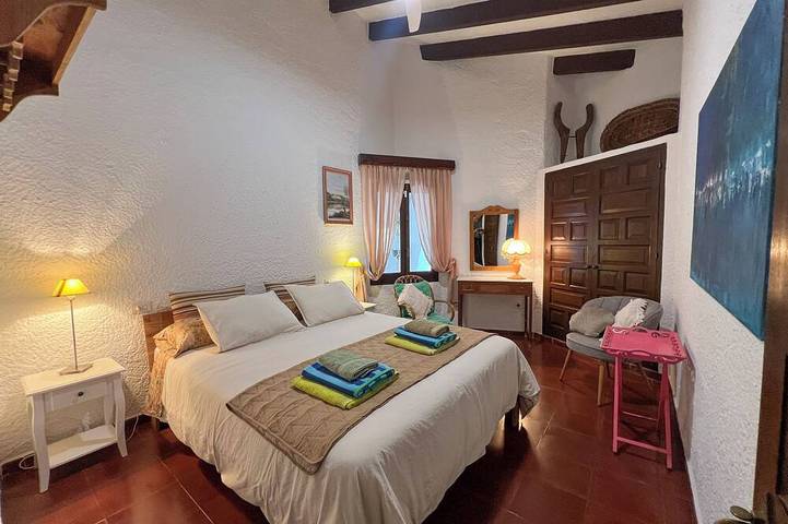 Gîte pour 5 personnes, avec terrasse et jardin à Cala Morell - 2