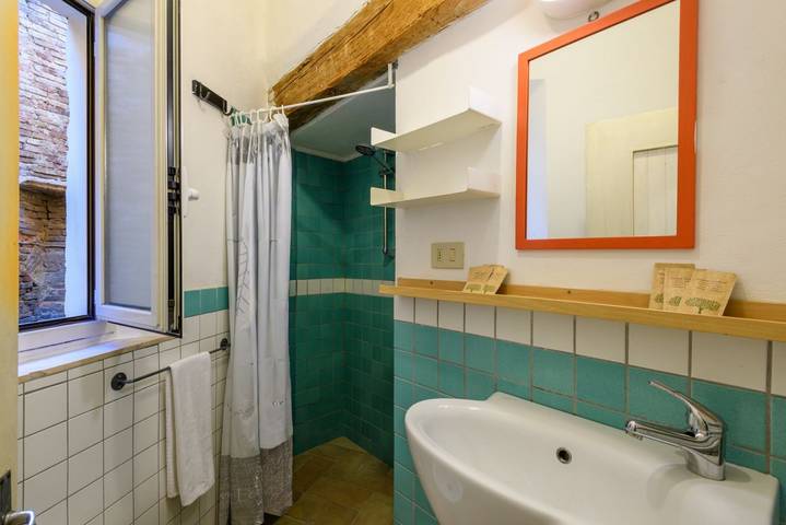 Appartamento intero, Guesthost - La Volta Apartment in Urbino, Valle del Metauro