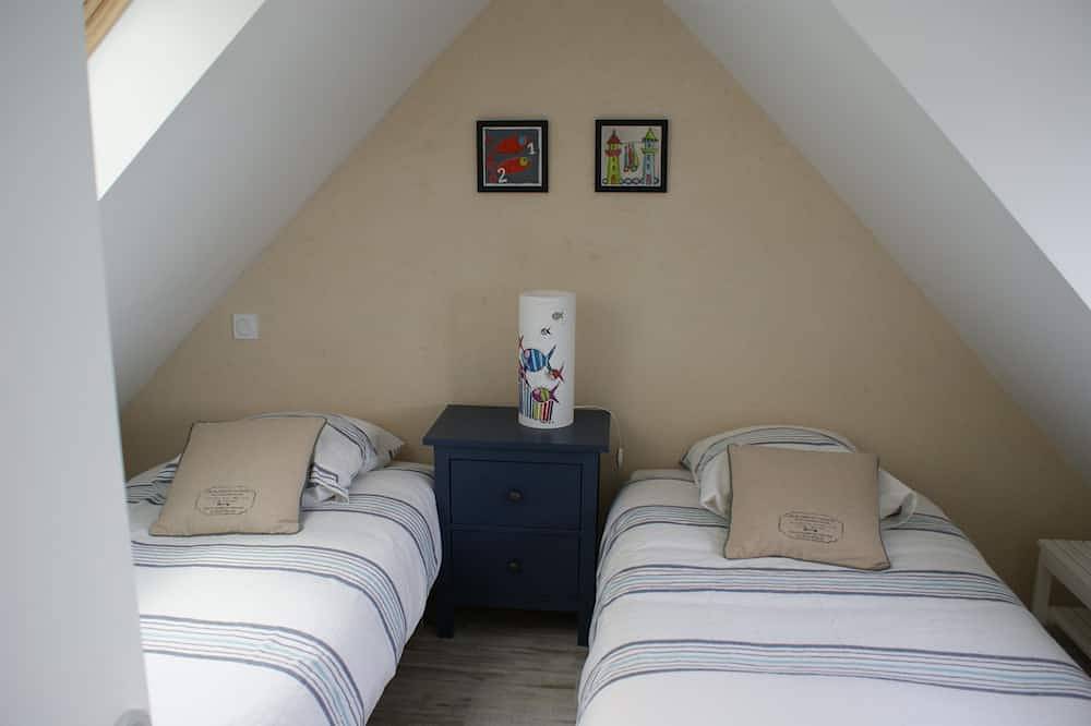 Casa y terraza con vistas al mar. in Landéda, Región de Brest