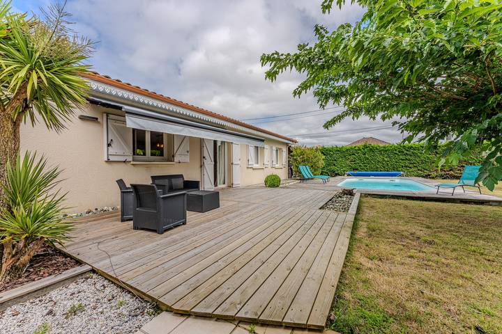 Location de vacances pour 10 personnes, avec terrasse ainsi que piscine et jardin dans Cazaux - 2