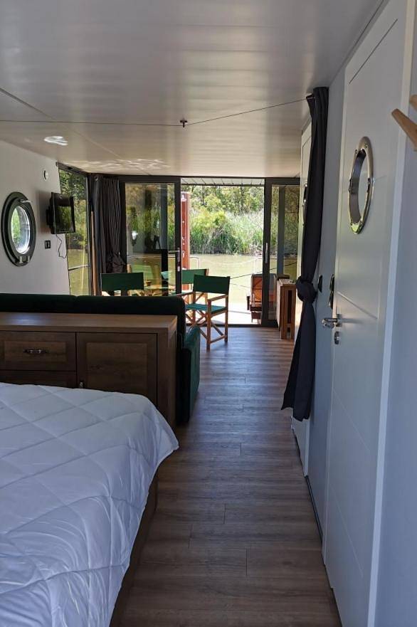 Bateau pour 4 personnes, avec jardin et vue dans Occitanie - 4
