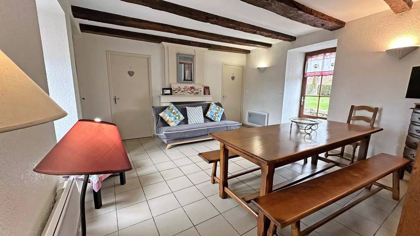 Gîte pour 8 personnes, avec jardin dans Saint-Denis-des-Murs - 4