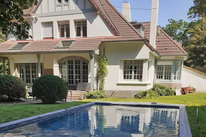 Location de vacances pour 12 personnes, avec Terrasse et Jardin dans Golf du Touquet