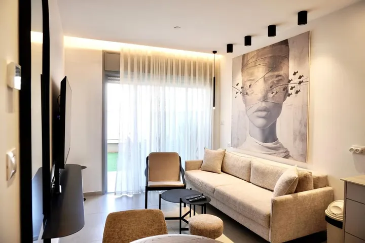 Aparthotel para 4 personas, con sauna y piscina además de vistas y jardín - 1