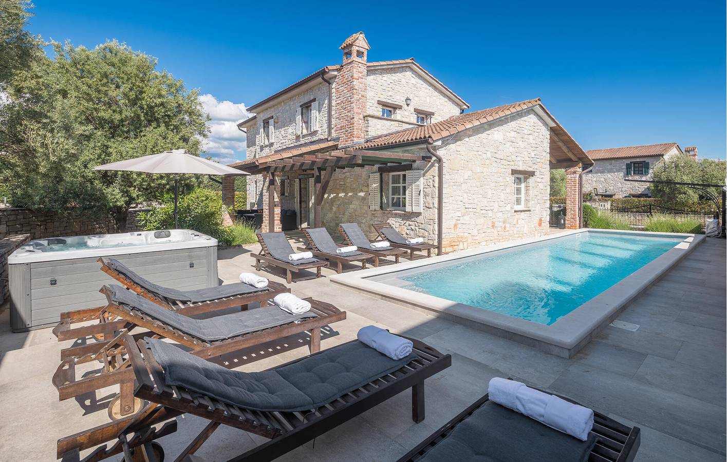 Ferienhaus für 8 Personen mit Terrasse in Općina Višnjan, Zentralistrien