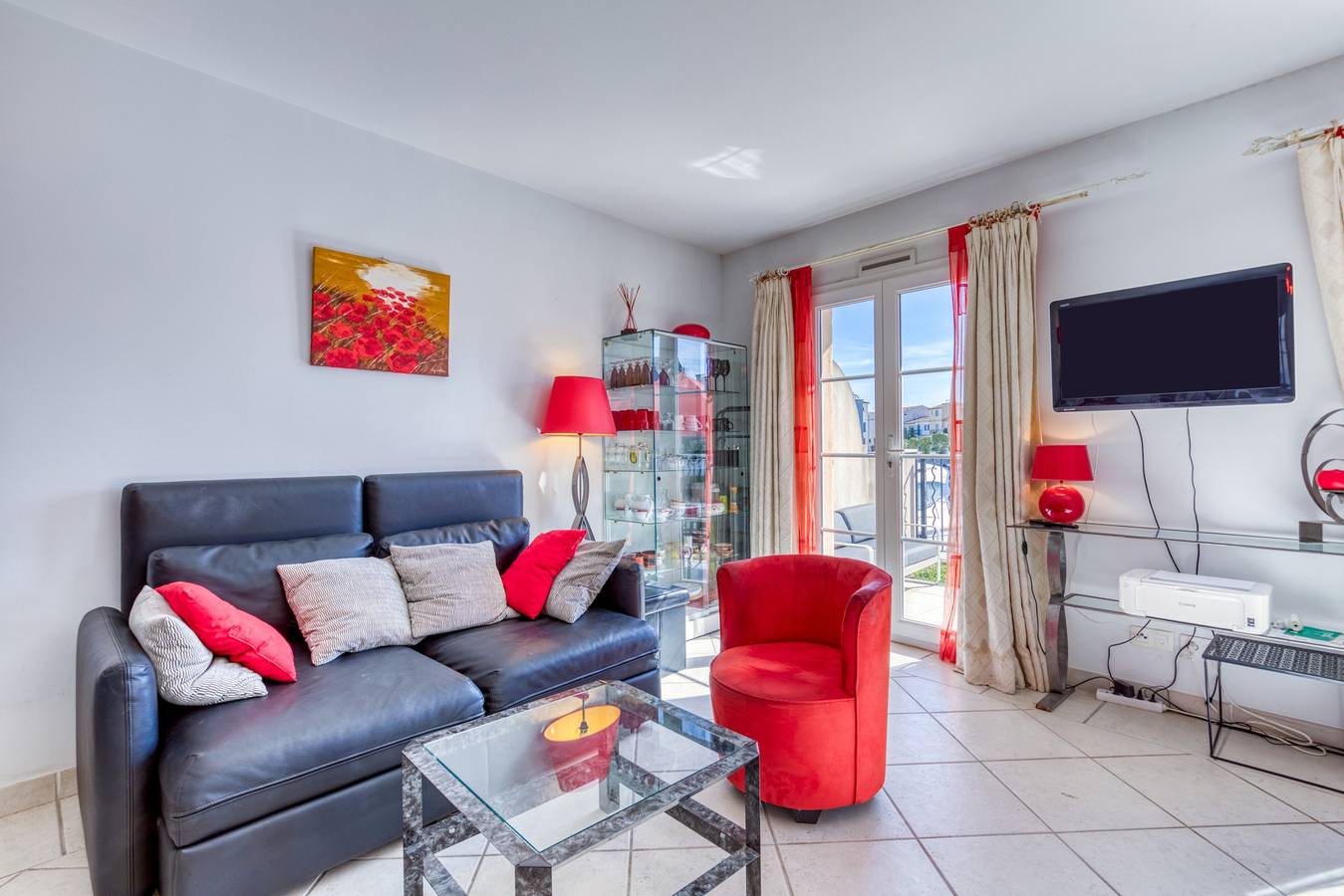 'Petite Maison Aigues Mortes' with Sea View, Shared Pool and Wi-Fi in Aigues-Mortes, Côte d'Améthyste