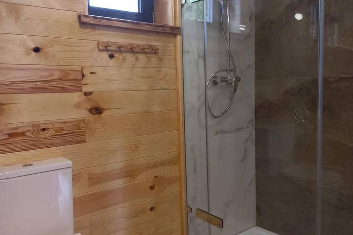 2 - bedroom mountain chalet with sauna and hot tub in Sudety (Polska)