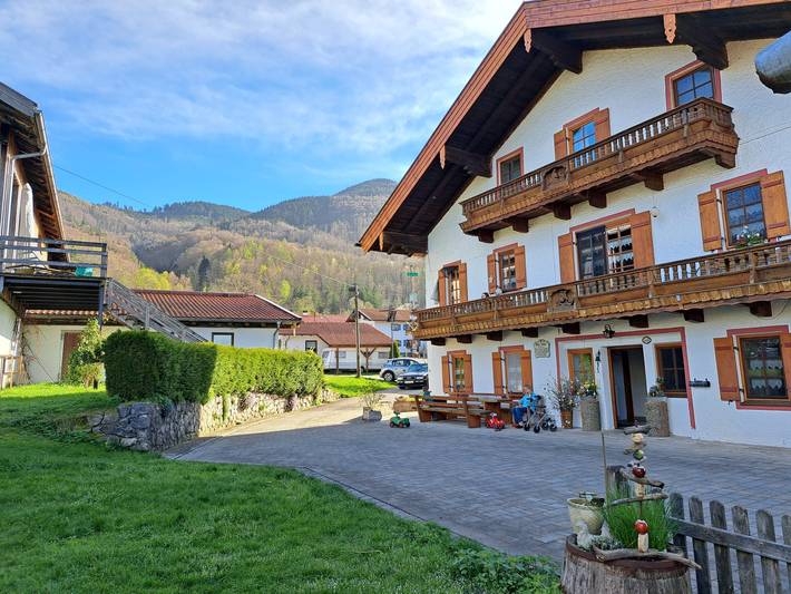 Beim Heiß'n - Appartment Schwalbennest 27 qm, 1-2 Personen, Wohnschlafraum, Wlan, Balkon in Staudach-Egerndach, Chiemsee