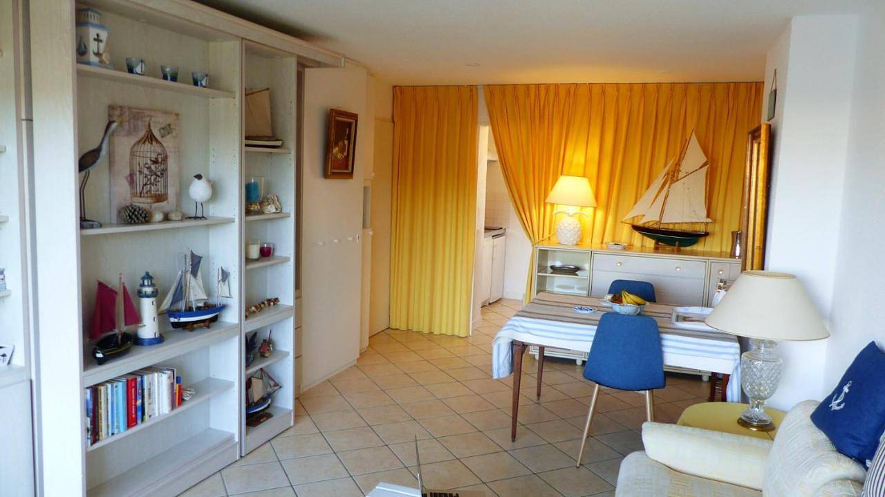 Appartement entier, One-Bedroom Apartment in Locmariaquer, Côte des Mégalithes