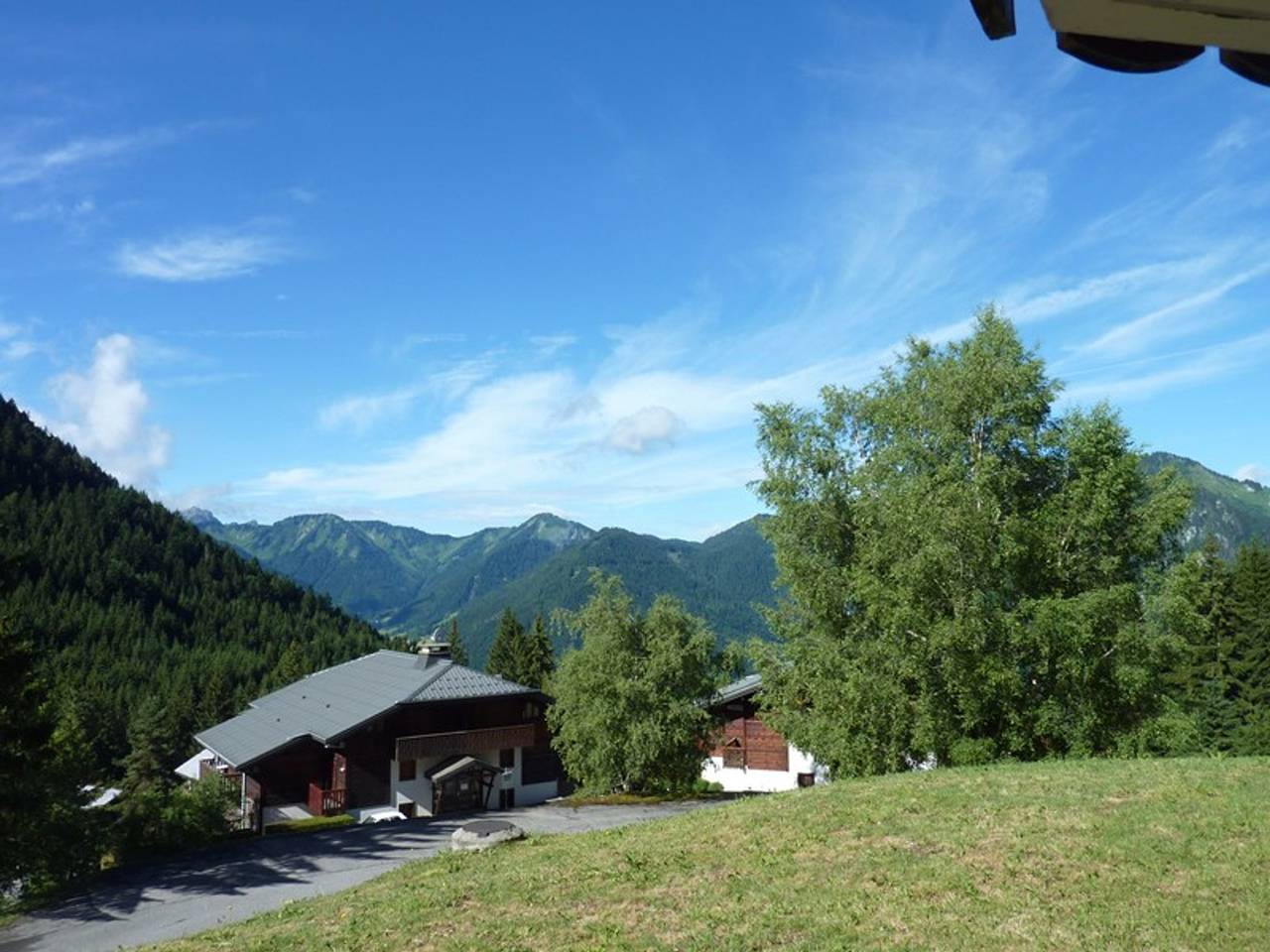 Ganze Wohnung, Zweizimmerwohnung mit Terrasse, Parkplatz und Panoramablick in Le Biot, Thonon-les-Bains und Umgebung