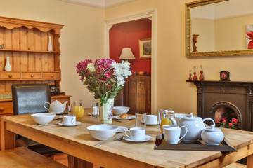 Holiday Rental for 10 People in Whitby, North Yorkshire, Photo 2