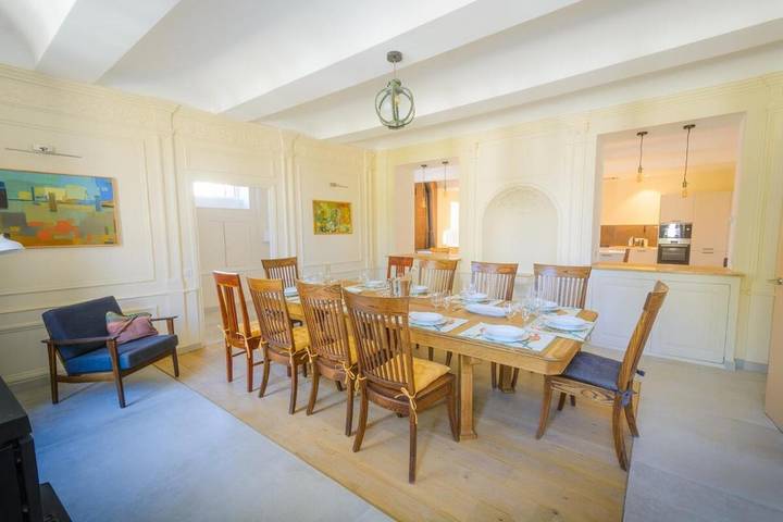 Location de vacances pour 15 personnes, avec jardin ainsi que piscine et vue à Étoile-sur-Rhône