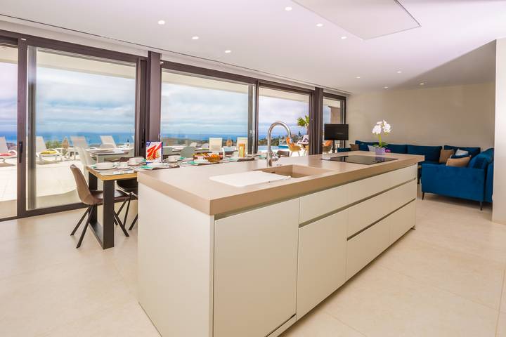 Chalet para 10 personas, con terraza además de piscina y vistas al mar en Comunidad Valenciana - 2