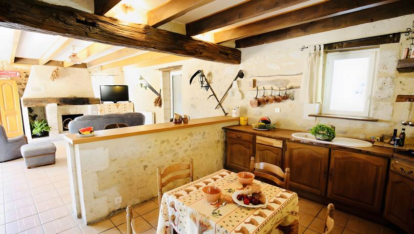 Maison de campagne 'Seul Au Monde' avec piscine privée, terrasse et jardin privatifs in Guizengeard, Charente