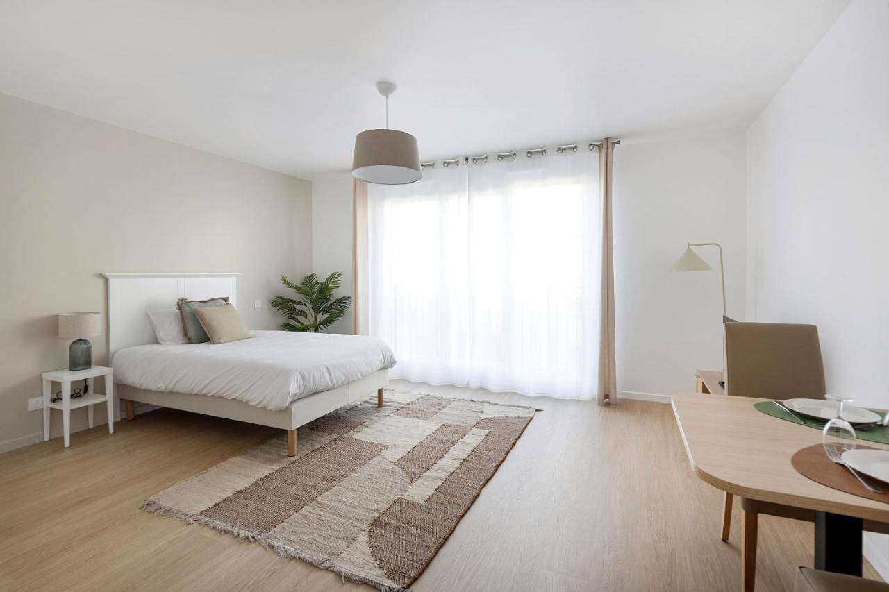 Appartement entier, One-Bedroom Apartment in Épinay-sur-Orge, Essonne