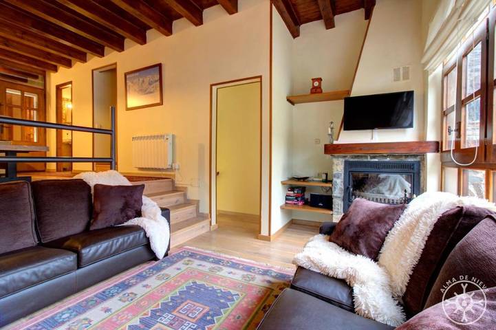 Gîte pour 11 personnes, avec terrasse ainsi que jacuzzi et jardin dans Tredós - 3