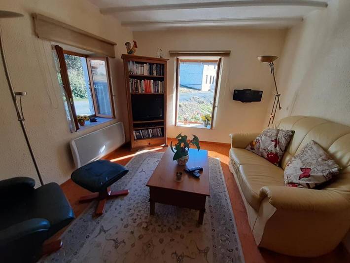 Location de vacances pour 3 personnes, avec terrasse à Châtel-Montagne - 4