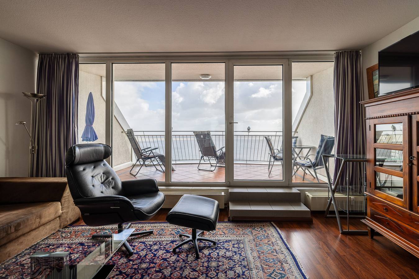 Ganze Ferienwohnung, Exklusive Ferienwohnung am Südstrand mit Panoramabalkon & Meerblick | Wohnung 92 in Südstrand (gebührenfrei), Wilhelmshaven