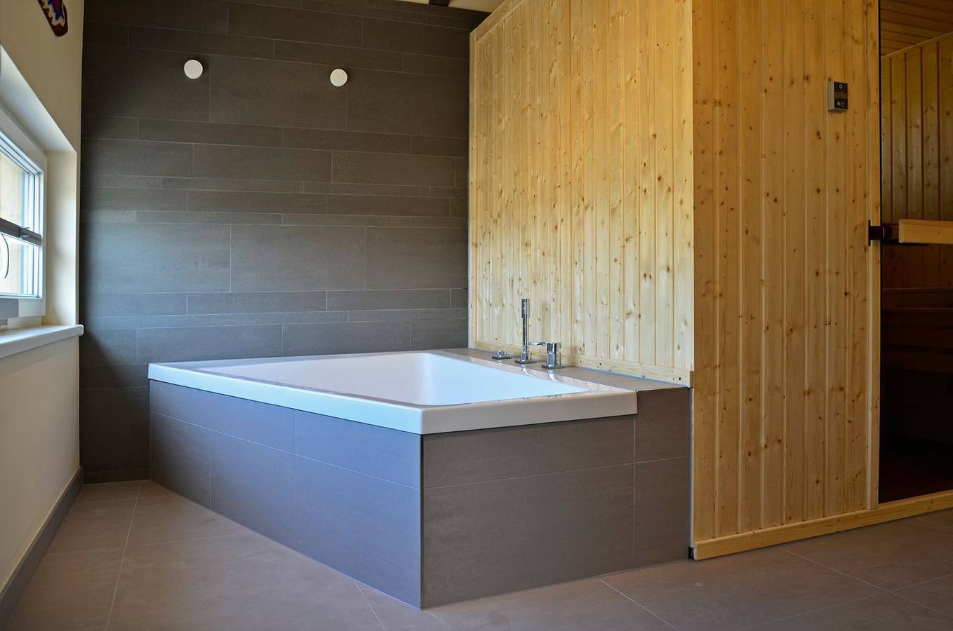 Mit Masterbedroom und Wellnessbad im Haus "Pukalani" in Wassersportfreier Strandbetrieb, Südstrand Pelzerhaken