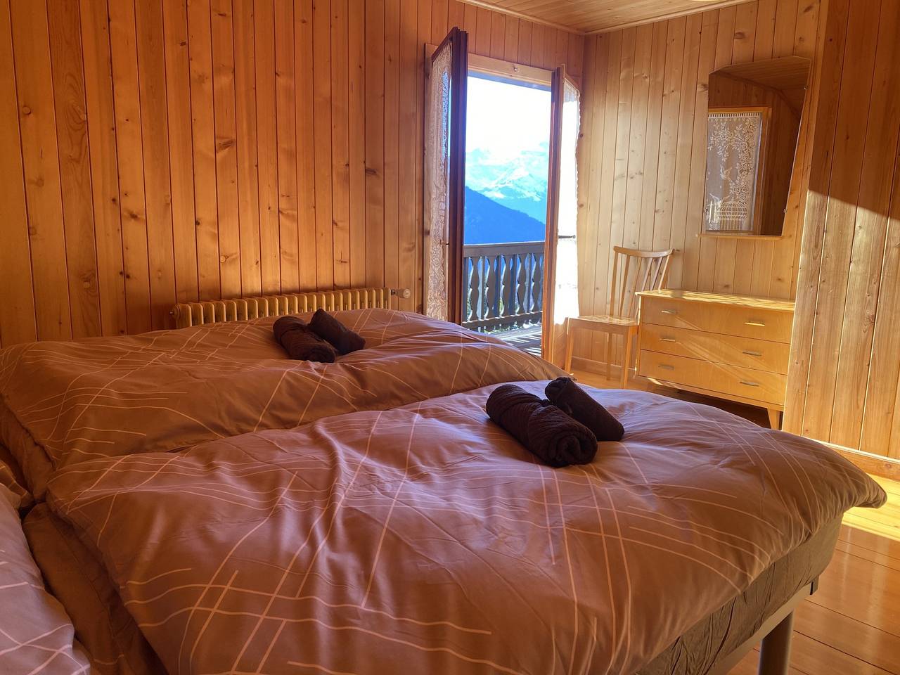 Familienchalet für 8 Personen, geräumig, hell, mit atemberaubender Aussicht auf die Berge in Gryon, Alpes Vaudoises