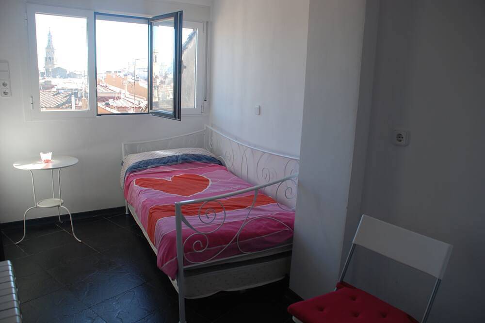 Entire apartment, Rioja Breton Coqueto in Logroño, La Rioja Province