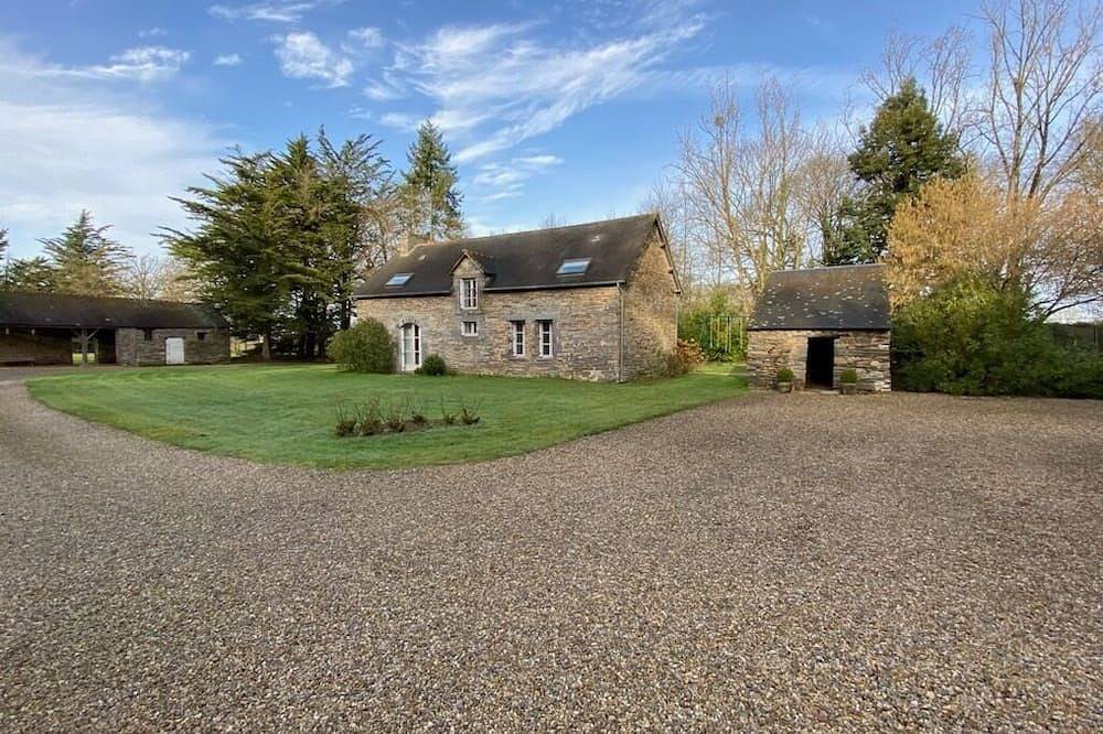 Maison de Campagne Dans le Parc D'un Manoir du 16e Siècle in Sixt-sur-Aff, Redon und Umgebung