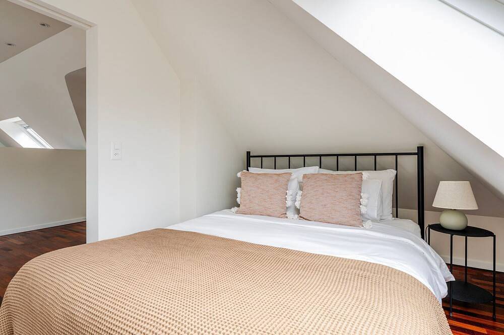 Appartamento intero, Blueground | Oberstrass, balcony, nr Zürich Zoo in Zurigo, Distretto di Zurigo