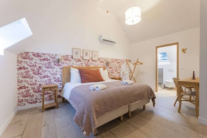 Location de vacances pour 8 personnes, avec terrasse ainsi que piscine et jardin, animaux acceptés à Cricquebœuf - 2