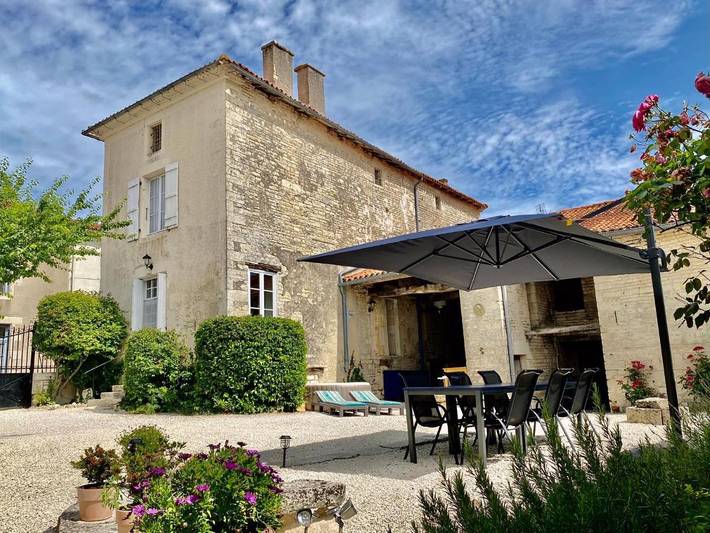 Cottage pour 2 personnes, avec vue et jardin à Tusson