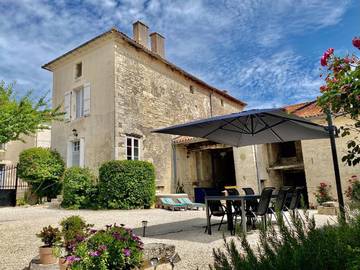 Cottage pour 2 personnes, avec jardin et vue à Tusson
