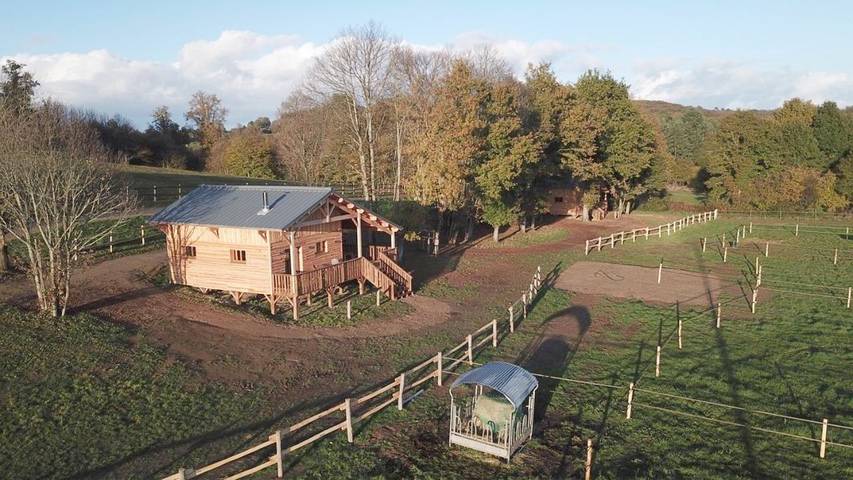 Location de vacances pour 6 personnes, avec jardin ainsi que vue et vue sur le lac, adapté aux familles à Château-Chervix