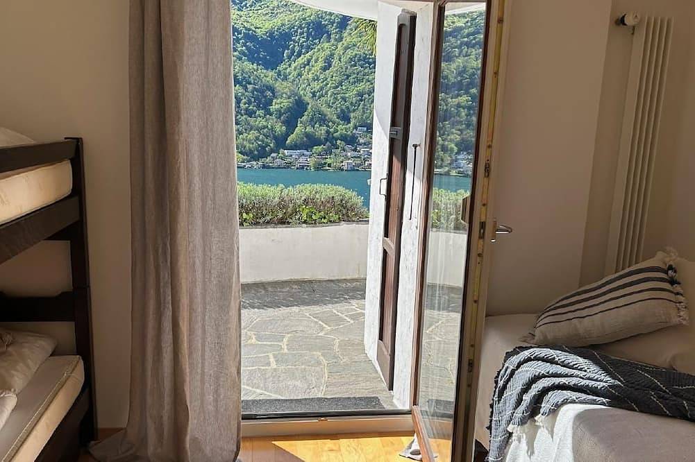 Ferienhaus \"La Quercia\" mit Blick auf das Wasser in Vico Morcote, Luganersee