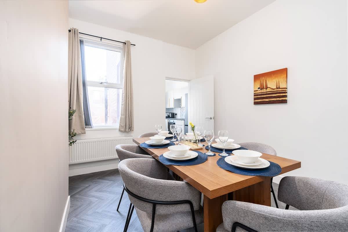 Perfect Booking | Stylish 3 Bed Family Home in South Yorkshire
